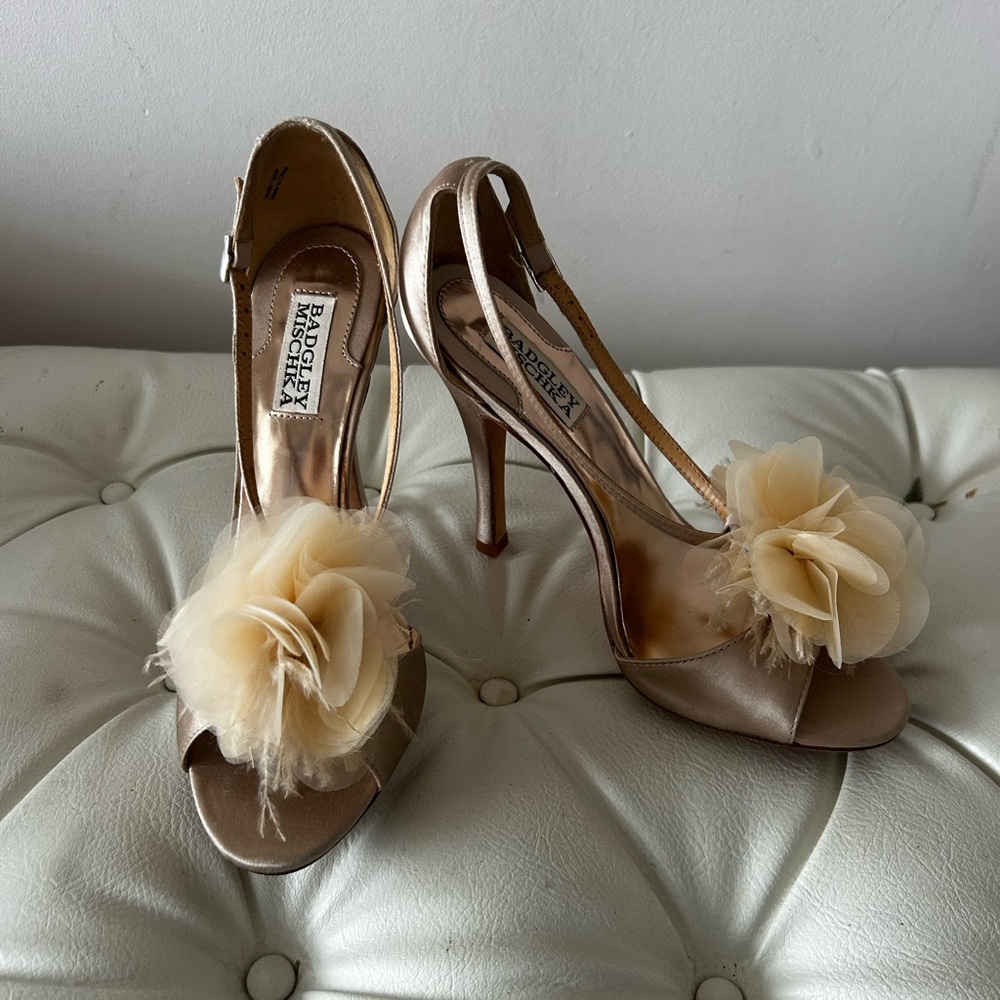 Badgley Mischka Gold Satin Heels
